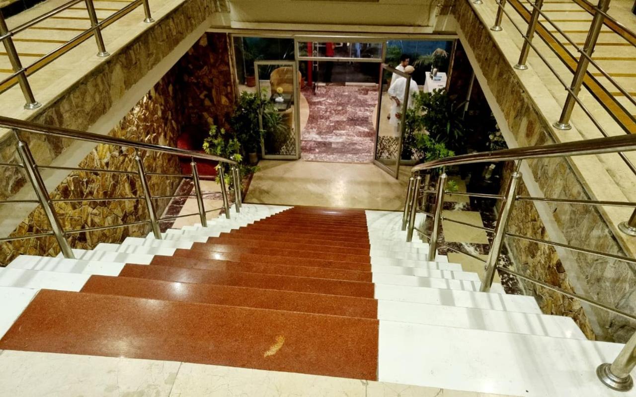 Triple One Hotel Abbottabad Buitenkant foto