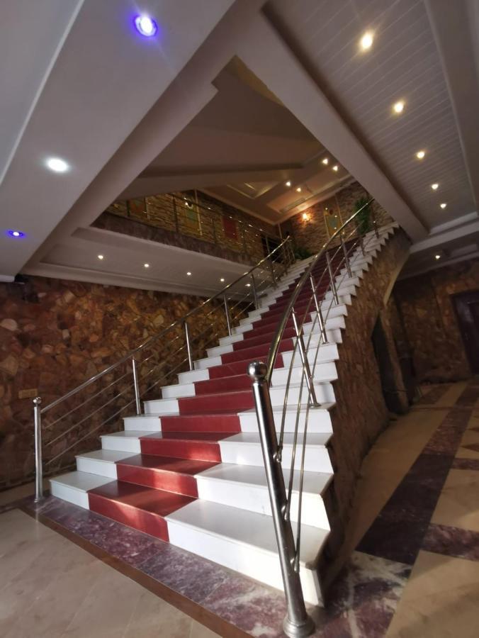 Triple One Hotel Abbottabad Buitenkant foto